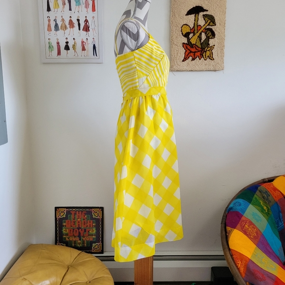 Lorrie Deb | 70s Vintage Plaid Sundress - Picture 3 of 8